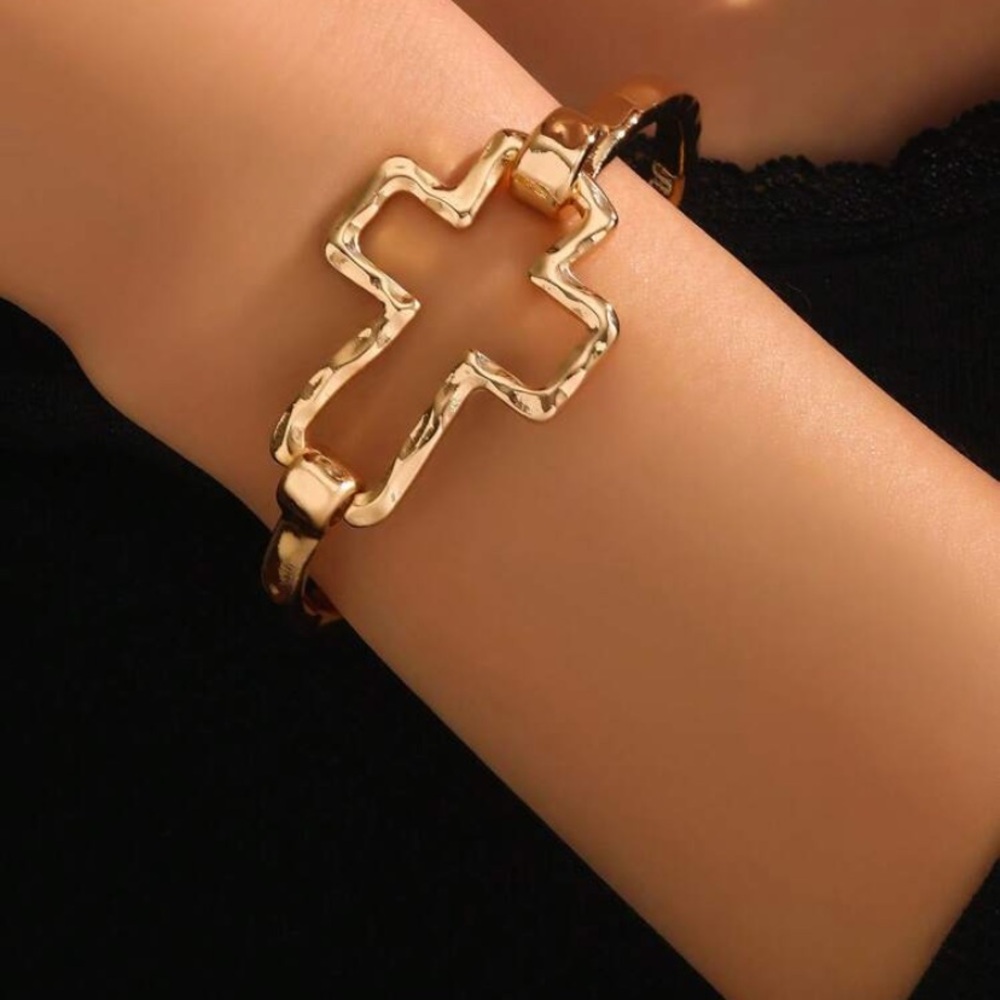 **BUY NOW** Gold Cross Bracelet NWT - Picture 1 of 3